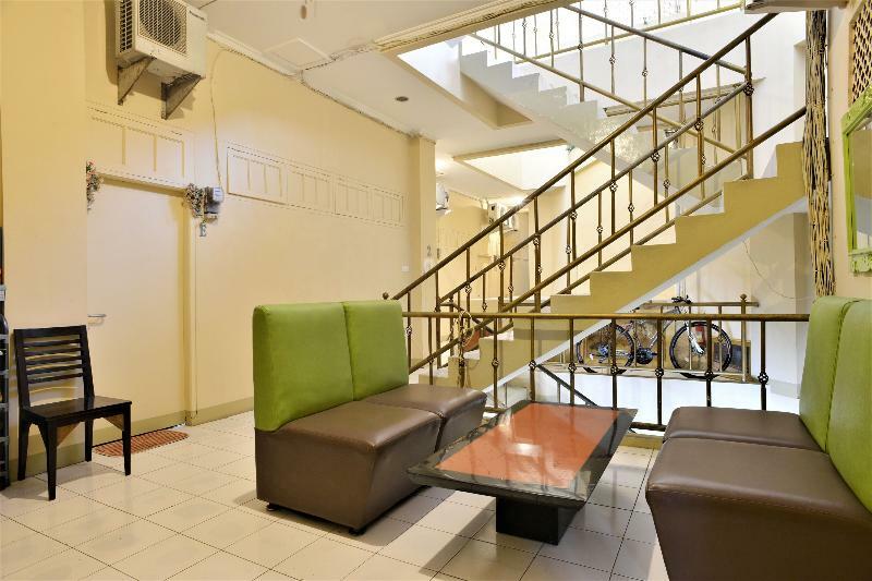 Oyo 1111 Pasar Baru Inn Jakarta Exterior photo